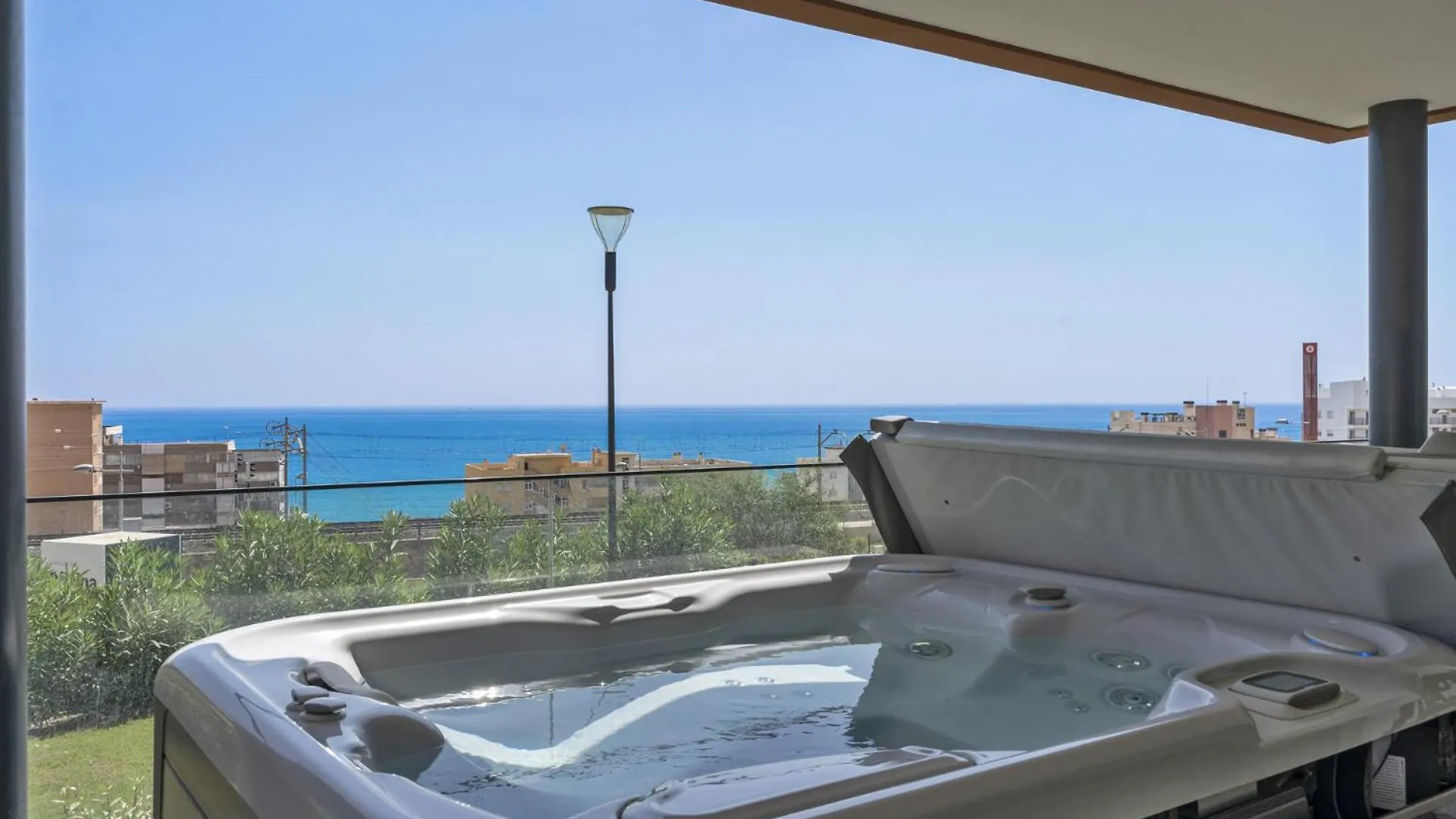 Vivi Homes - Boa Pool, Jacuzzi, Terrace & Sea View Fuengirola Apartment