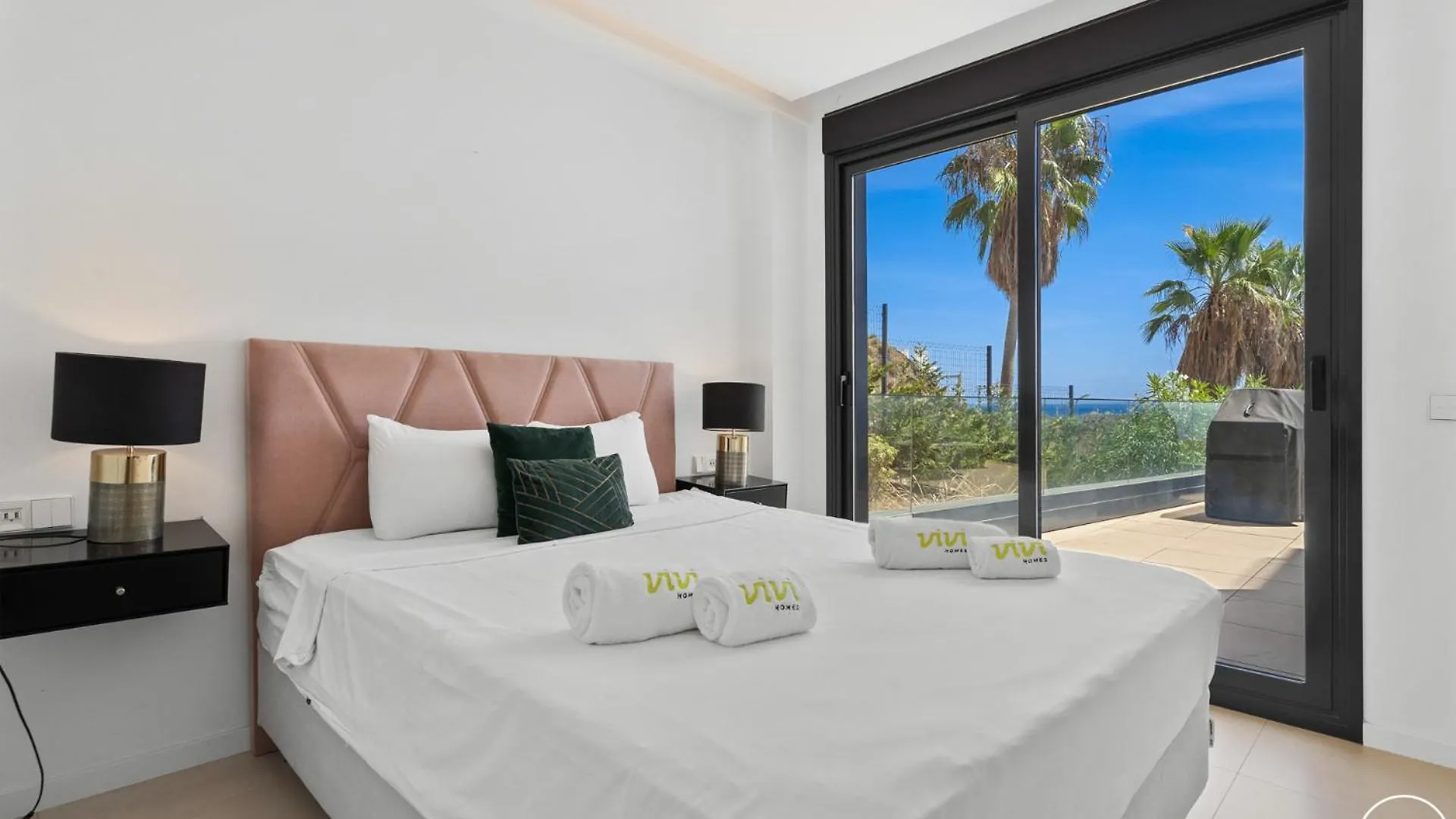 Vivi Homes - Boa Pool, Jacuzzi, Terrace & Sea View Fuengirola Spain