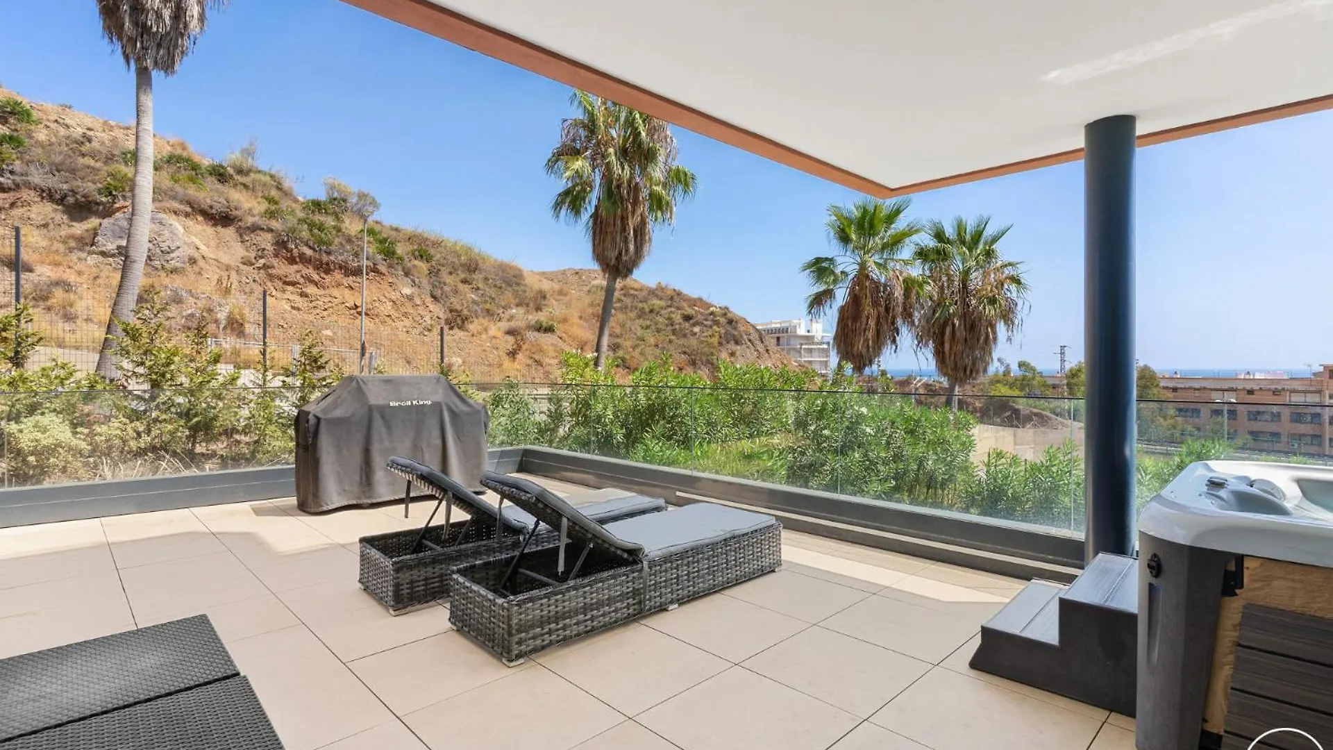 Vivi Homes - Boa Pool, Jacuzzi, Terrace & Sea View Fuengirola