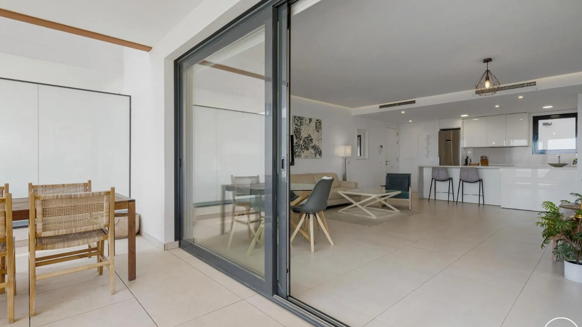 Vivi Homes - Boa Pool, Jacuzzi, Terrace & Sea View Fuengirola Apartment
